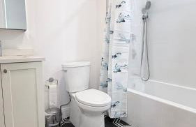 Furnished 2-Bedroom Apartment Prime Location Near South Bay and UMass - Foto 22