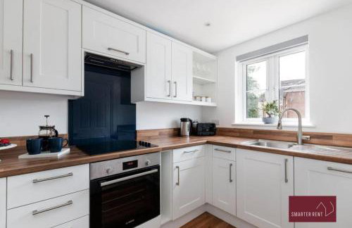 Guildford - 3 Bedroom Home - Driveway & Garden - Photo 9