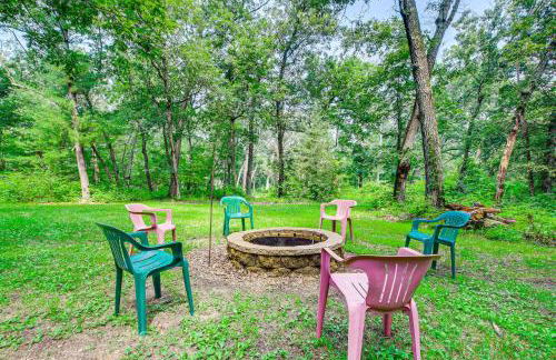 Peaceful Wautoma Retreat with Deck on 10 Acres! - Foto 27