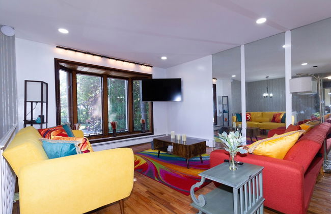 Cheerful & Beautiful 3-Bedroom Ranch - Photo 35