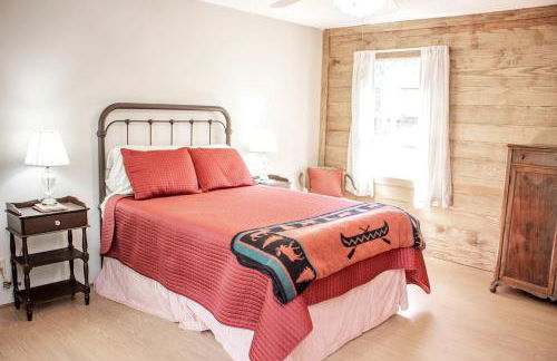 Group Cabin with Kayaks and Foosball Table in La Grange, Texas - Foto 24