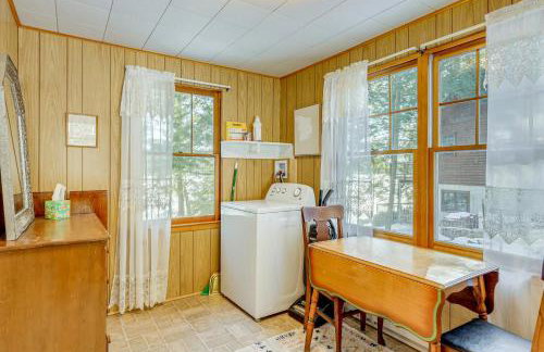 Private Dock and Beach! Lakefront Adirondacks Escape - Foto 13