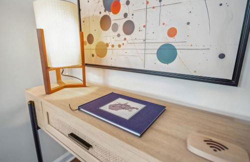 Trailblazer Lodge - Upscale, hot tub, trail, game room, wifi, fire pit, bar, pool table, king bed, view, pet friendly - Photo 10