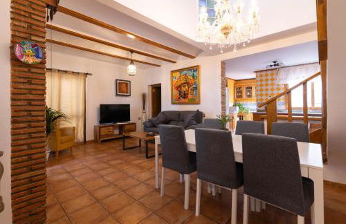 Villa en Valencia, piscina privada y metro 500m - Foto 27