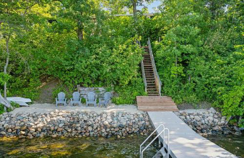 Waterfront Maple Lake Cabins with Private Beach! - Foto 8