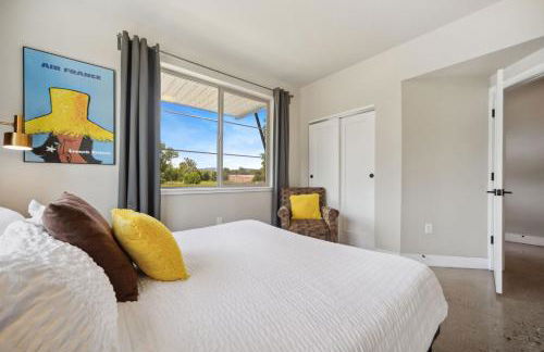 Swanky Townhome Near Old Town, Breweries and River - Foto 18