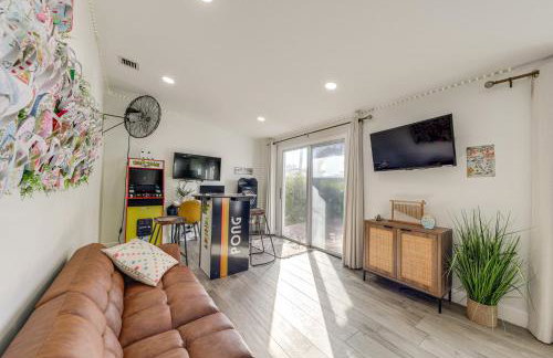 Game Room, Patio! Lake Worth Beach Family Retreat - Foto 10