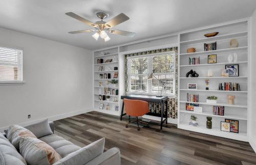 10min to EXPO - Family-Friendly with Office & Playroom - Photo 28