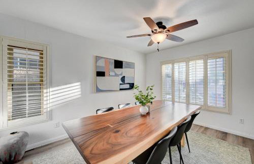 Gorgeous 6BR with Pool and Spa - Photo 15