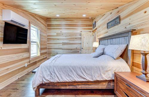 Pet-Friendly Yard! Nature Escape in Forest City - Foto 16