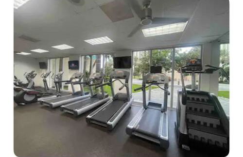 SPECIAL Beautiful Modern Beach Condo - Foto 23