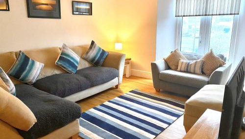 Large House in Looe, Near Beach and Bars with Great Views, Free Parking and Free Access to a Nearby Indoor Swimming Pool - Foto 3