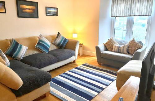 Large House in Looe, Near Beach and Bars with Great Views, Free Parking and Free Access to a Nearby Indoor Swimming Pool - Foto 3