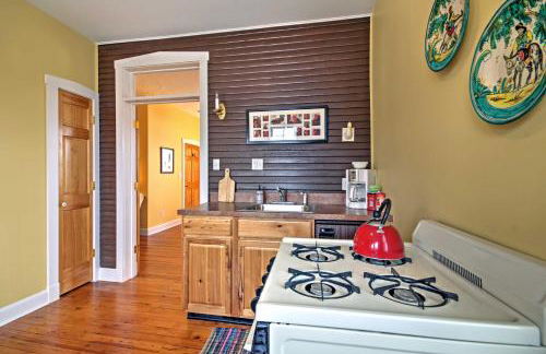 Charming Berger Apt on 42-Acre Farm with Pool Access - Foto 8