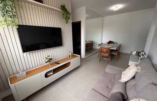 Apartamento na praia, 2 quartos e área de lazer - Foto 3