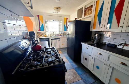 Lovely 2BR Pet Friendly Home in Heart of Nob Hill - Foto 17