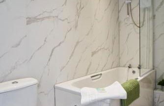 1 BDR Apt By Caledonia Luxe Stays Short Lets & Serviced Accommodation Lanark - Photo 6