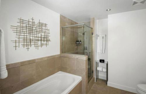 Panoramic Bay and City Views - 2BR, Pool, Gym, Parking - Foto 20