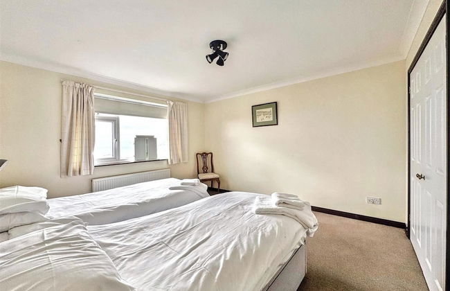 Seaside Escape-sleeps10-family&petfriendly-balcony - Foto 4