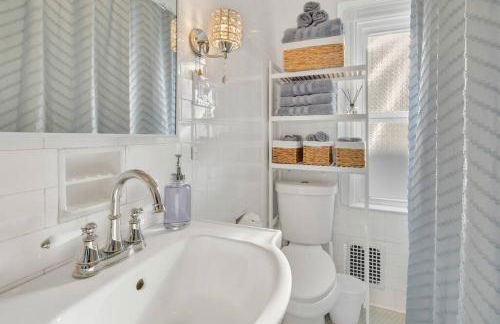 Prime West Hartford Center- Timeless Charm - Foto 6