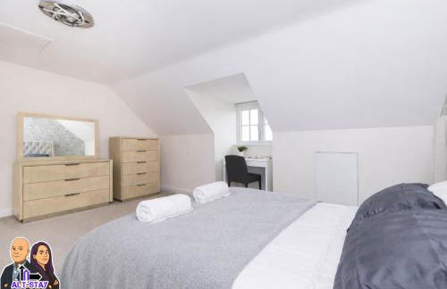 Kirkstall by Alt-Stay Contractor Accommodation - 4 Bed Contractor Home With Parking, Wi-Fi & Full Kitchen - Ideal For Long stays - Foto 17