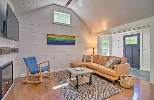 Stylish Mountain Home Near Ski, Golf and Manchester! - Foto 1