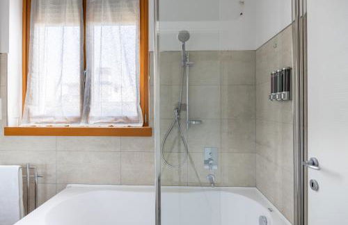 Bocconi's Nest - Close to Duomo with terrace - Foto 13