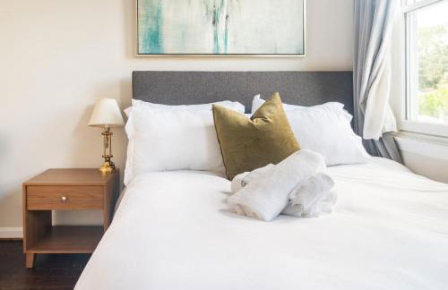 King Bed & Fenced Yard - Floyd's Freedom- Book Now! - Foto 8