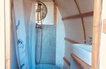Rosa the Cosy Cabin - Gypsy Wagon - Shepherds Hut, RIVER VIEWS Off-grid eco living - Foto 20