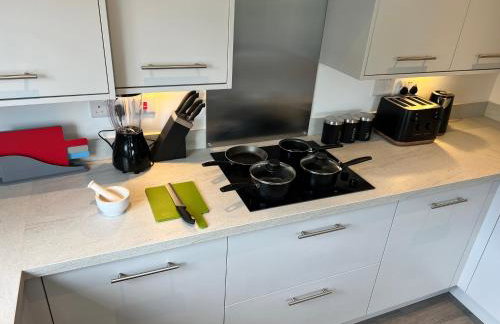 Modern 2 Bedroom Apartment - Photo 37