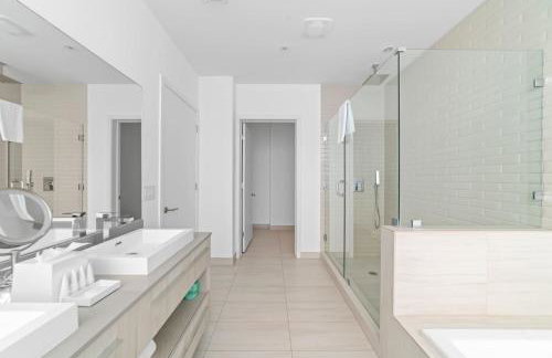 2BR Ocean Penthouse - Private Terrace & Hot Tub - Foto 74
