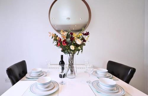 Central Getaway House with Parking, Garden, Wi-Fi - Foto 8