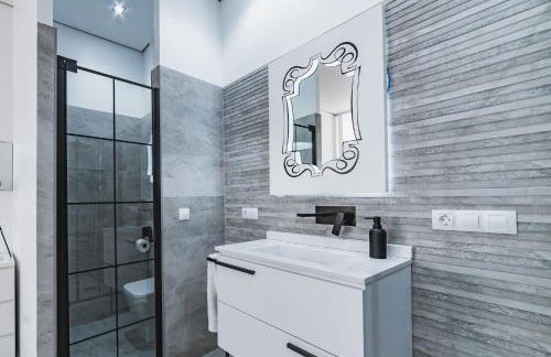 Beach & Urban Attic - Photo 28