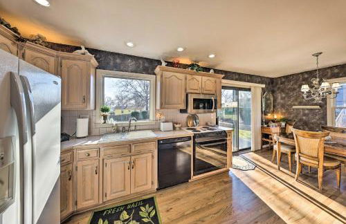 Cozy Kansas City Home with Yard - 9 Mi to Dtwn! - Foto 10