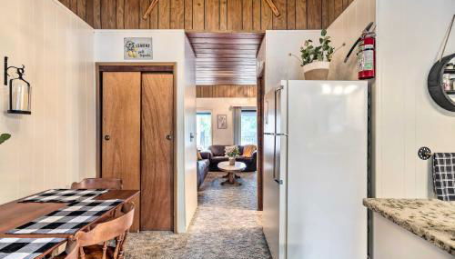 Pinecrest Retreat with Fireplace! - Foto 5