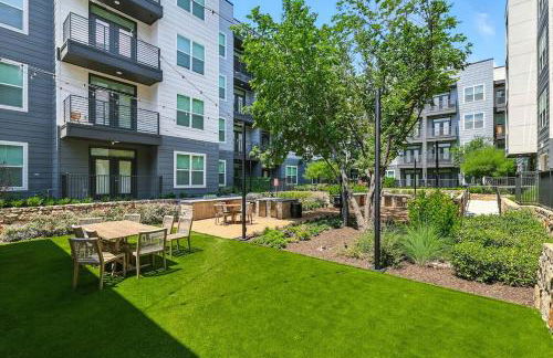 95 Luxury 2B2B Condo DT Fort Worth, Resort Style Pool & Gym, Golf Simulator, 7M to Dickies Stadium, 15M to AT&T stadium - Foto 40