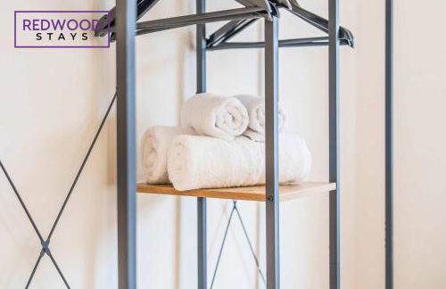 Cozy Family & Contractor Home 3X FREE Parking by Redwood Stays - Foto 41