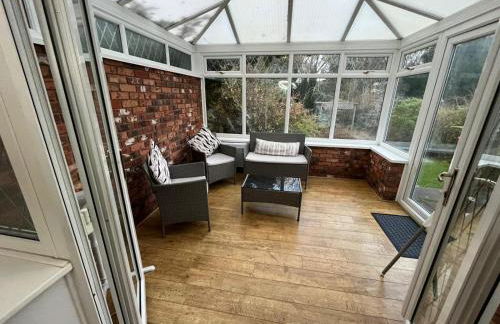 Comfortable, homely 4 bedroom property - Foto 18