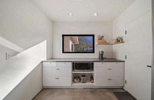 Palm Springs Haven - Pool, Hot Tub & Mountain Views - Foto 4