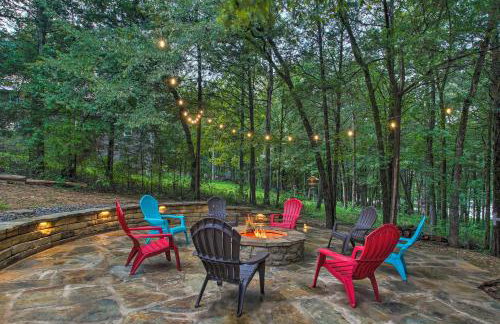 Waterfront Lake Dardanelle Home with Dock and Fire Pit - Foto 33