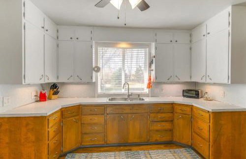 2 Mi to Snake River Quaint Farmhouse with Patio! - Foto 10