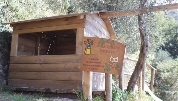 Zona de juegos infantil al aire libre