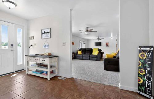 Grass Lake Retreat with Game Room & Fire Pit - Foto 8