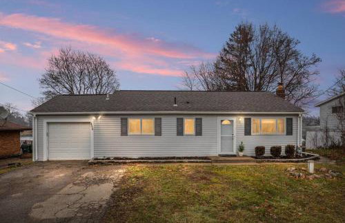 4 br Lakehouse, Fire Pit, King Beds, Bunk room - Foto 35