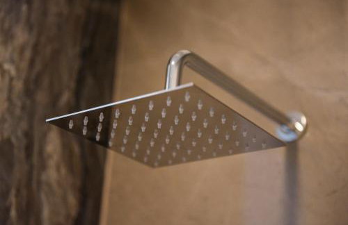 L-Suites - Photo 34