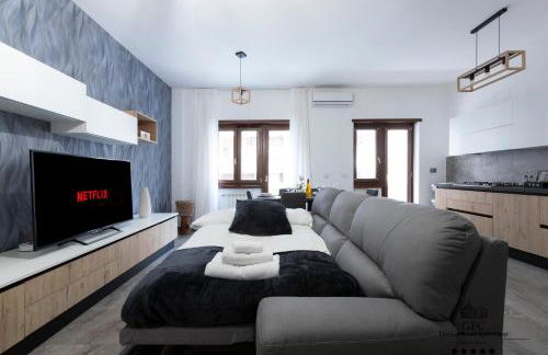 GFC Eternal Rome Apartment - 5min to Tiburtina Station MetroB, 2 Bathrooms, Terrace, A-C - Photo 17