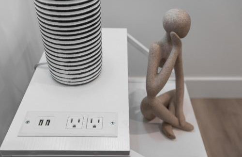 Entire Private Home with 3 Bedrooms 2 Bathrooms, with Garage, Gated Yard, King Bed House, Available Now - Foto 69