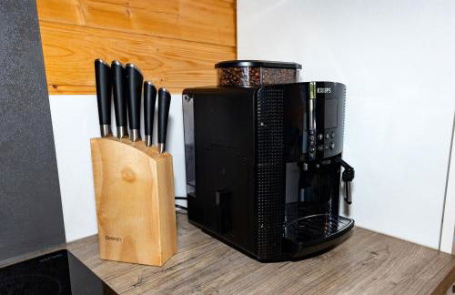 5 Sterne Ferienhaus Tommy mit Kamin, Seeblick und großer Terrasse - Foto 6