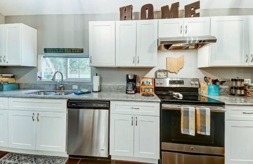 Updated 3bd Cottage on Bike Trail w/ River access! - Foto 6