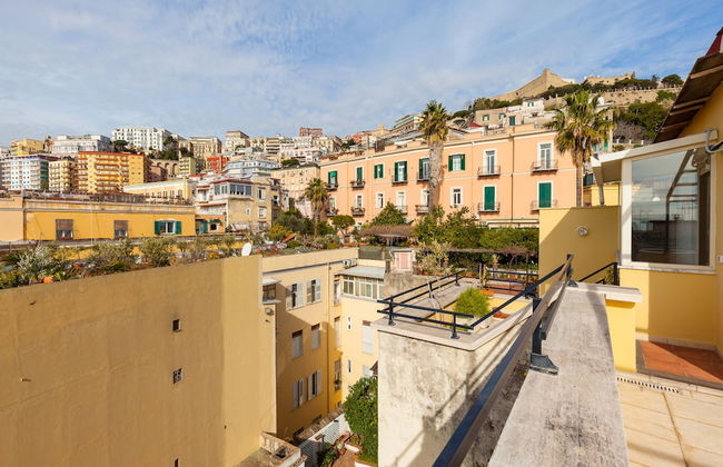 Bright Rooftop by Napoliapartments - Foto 26